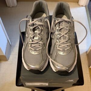 New Balance Silver Mens 740